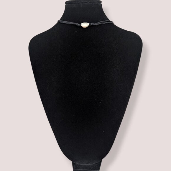 (2/$20) Casual Black Cord Shell Choker Necklace - Picture 3 of 5